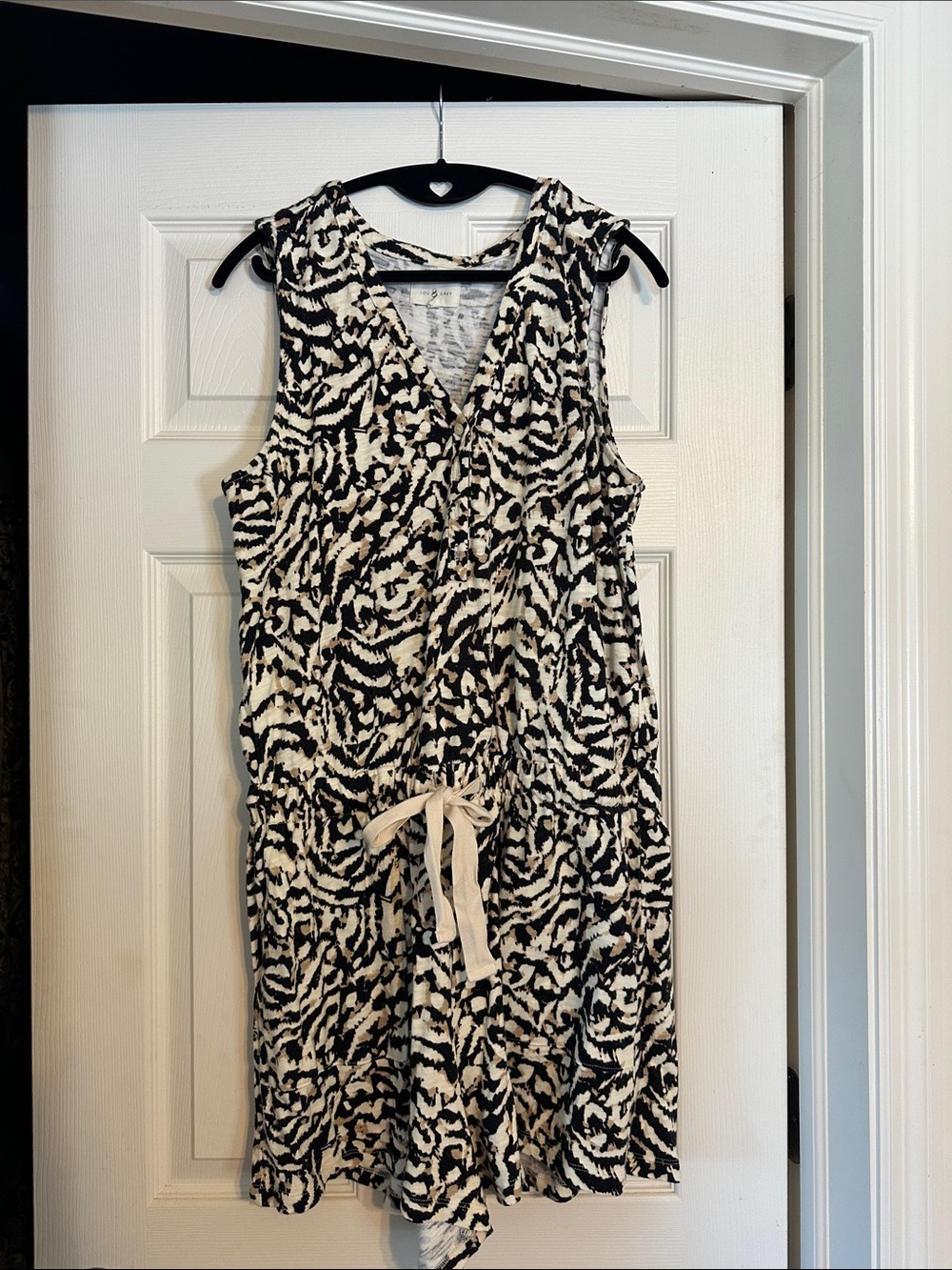 Lou & Grey Black and Cream Printed Sleeveless Romper